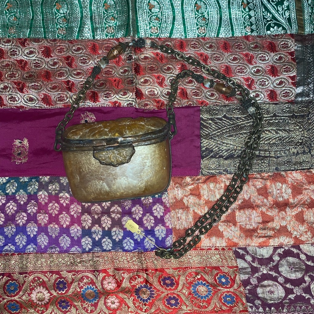 Resin bag with chain strap